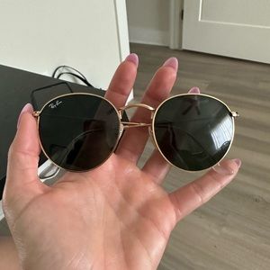 Ray and aviator round mental gold. Used